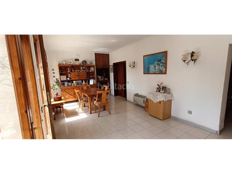 Foto b5c63e0c-5cf7-4648-b726-fc26ffc6baad. Casa  en singuerlin en Guinardera Santa Coloma de Gramenet