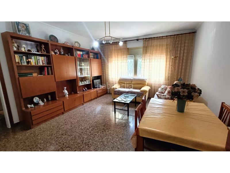 Foto 42d1bbe5-43c8-4ffa-8825-5ccc2f74d32a. Piso amplio y luminoso piso con impresionante terraza en zona residencial en Santa Coloma de Gramenet