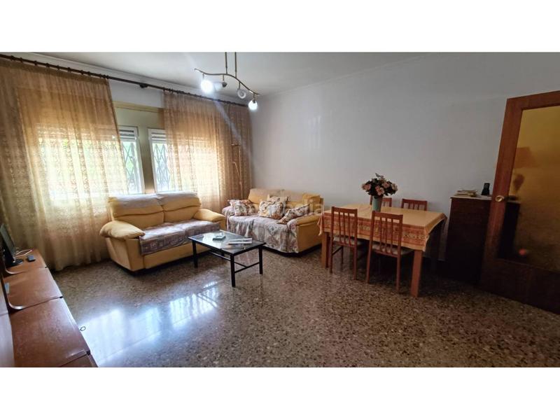 Foto 588bf8ba-f70b-4d80-9d46-a344eefca316. Piso amplio y luminoso piso con impresionante terraza en zona residencial en Santa Coloma de Gramenet