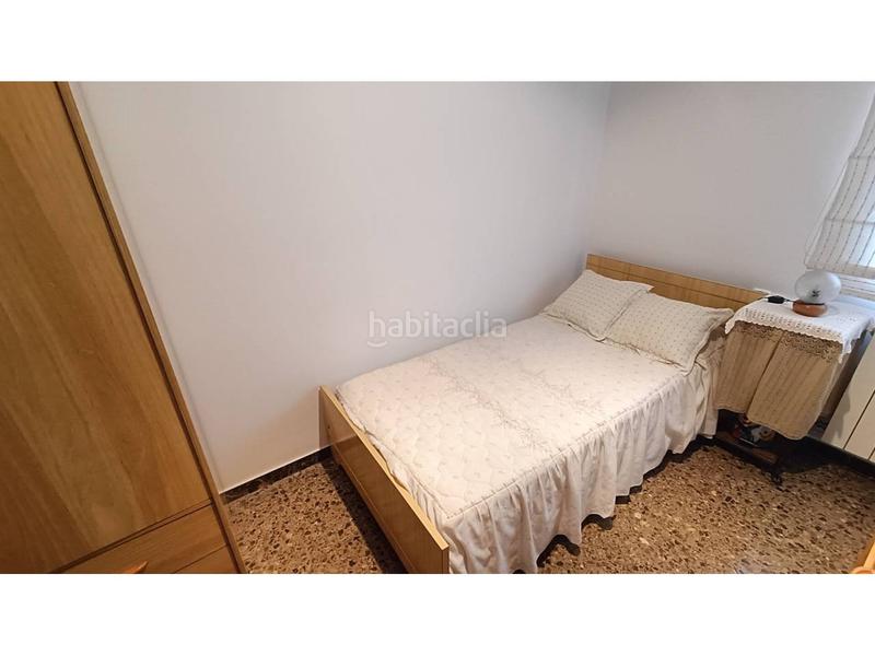 Foto b75b3d95-bf64-47dd-a13c-1183b0e858ed. Piso amplio y luminoso piso con impresionante terraza en zona residencial en Santa Coloma de Gramenet