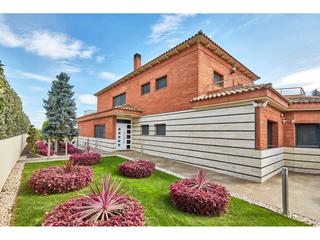 Casa a Mas Ram. Exclusiva en mas ram  badalona  vive el lujo a solo 10 minutos d