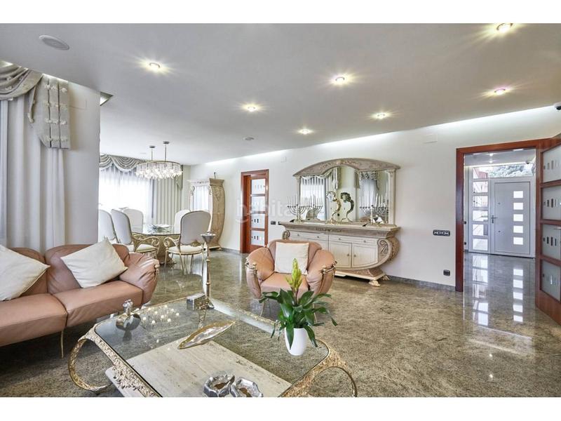 Foto a670729e-d989-4293-9d97-0ffbb48f8382. Haus mit heizung parking pool in Mas Ram Badalona