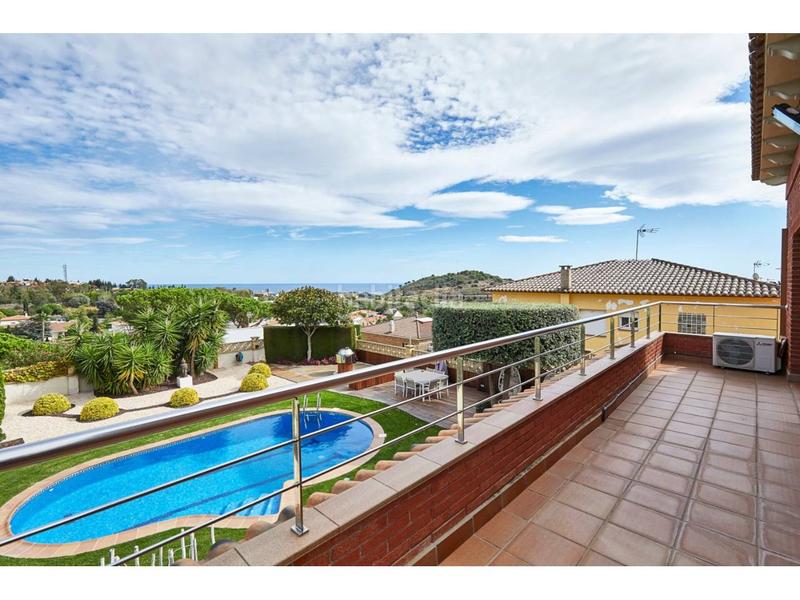 Foto b247beda-71df-48df-bf65-db83c96b7ac3. Haus mit heizung parking pool in Mas Ram Badalona