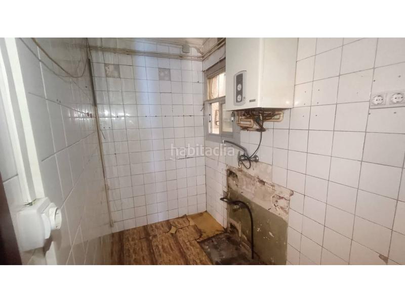 Foto 4588a232-846b-4324-8448-a5d918e04bcb. Piso  con gran potencial en el centro ! en Riu Sud Santa Coloma de Gramenet