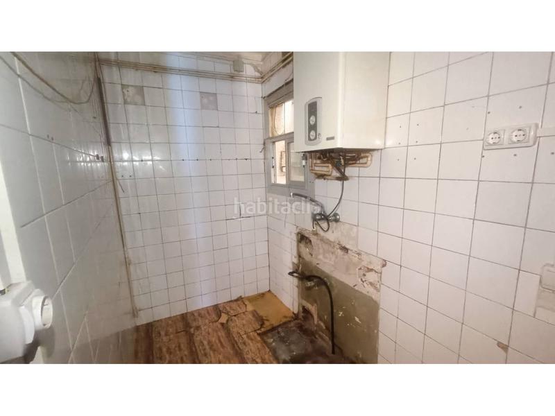 Foto 5c22eeb7-9b0c-4b0a-96c4-d035b6315825. Piso  con gran potencial en el centro ! en Riu Sud Santa Coloma de Gramenet