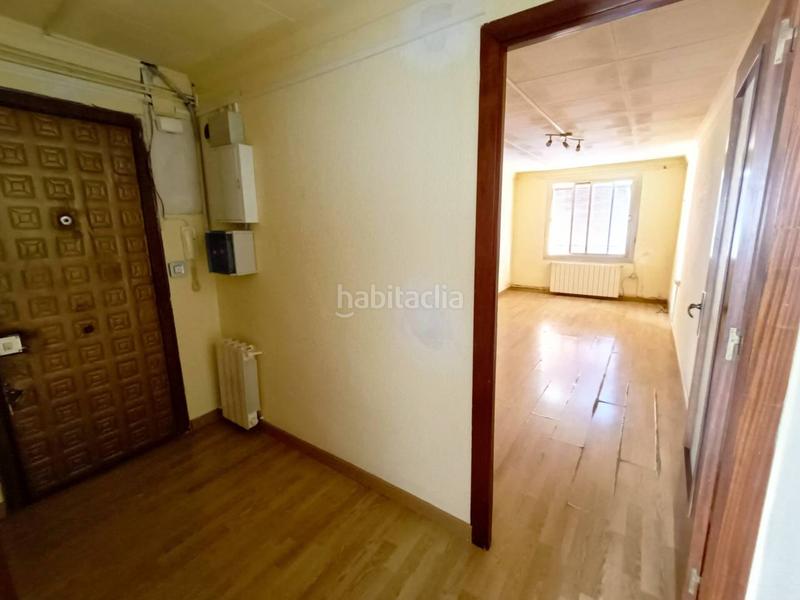 Foto 60af4f23-b836-4050-9365-7f515749d7d8. Piso  con gran potencial en el centro ! en Riu Sud Santa Coloma de Gramenet