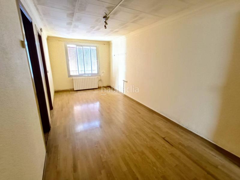 Foto cc3b612f-27ff-46d0-8f58-9c4dc05b2dfb. Piso  con gran potencial en el centro ! en Riu Sud Santa Coloma de Gramenet