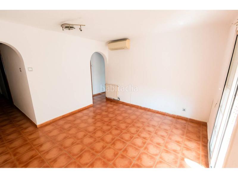Foto bfbae28d-0c95-4aef-a5e0-0aee29ffb60b. Piso  muy céntrico en Can Mariner Santa Coloma de Gramenet