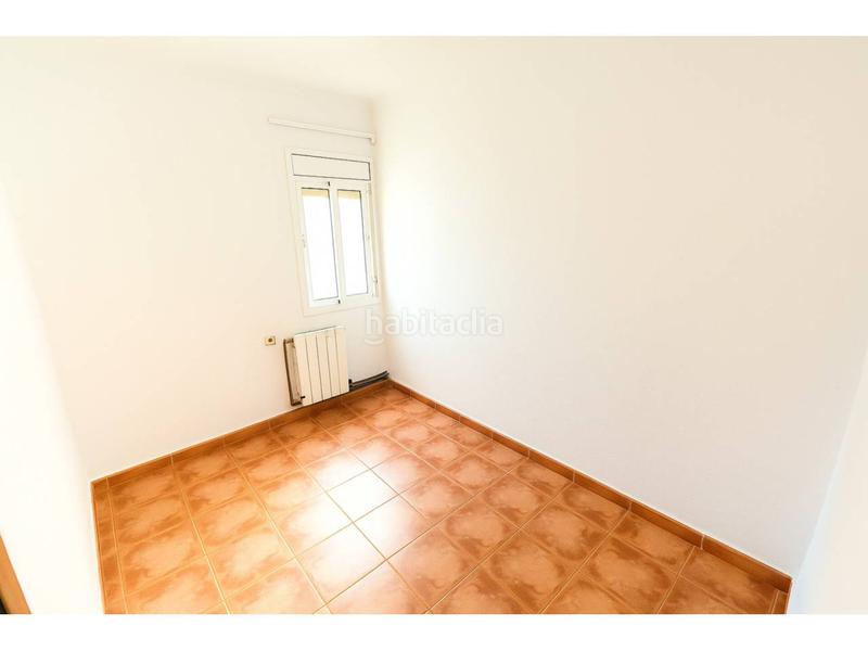 Foto cc52e265-9f0b-435f-84a2-fff169bc19ba. Piso  muy céntrico en Can Mariner Santa Coloma de Gramenet