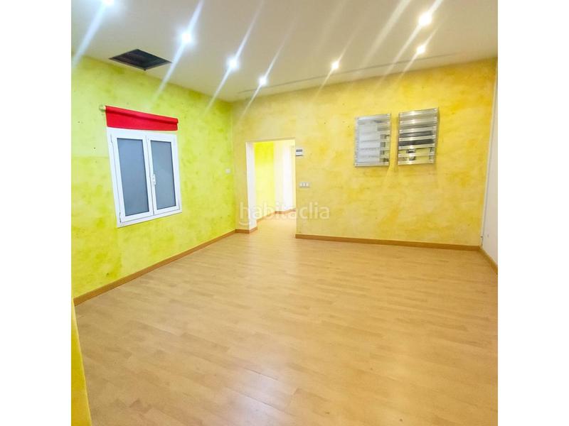 Foto c1e2dfae-db8b-420c-90af-1fe02a6ae731. Local comercial venta de local comercial en Centre Santa Coloma de Gramenet