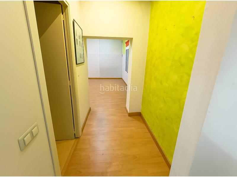 Foto c94bcca3-2342-44fe-baca-46b51adc3989. Local comercial venta de local comercial en Centre Santa Coloma de Gramenet