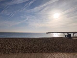 Pis  Calle eduard maristany. Piso en venta junto al mar