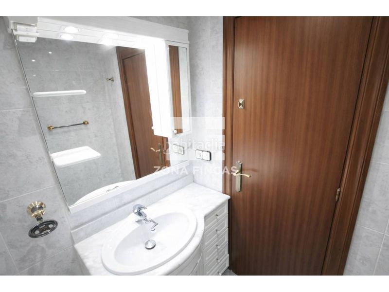 Foto 0dd43baf-05ed-4ab4-bc7d-982631050a71. Apartament a Les Oliveres Santa Coloma de Gramenet