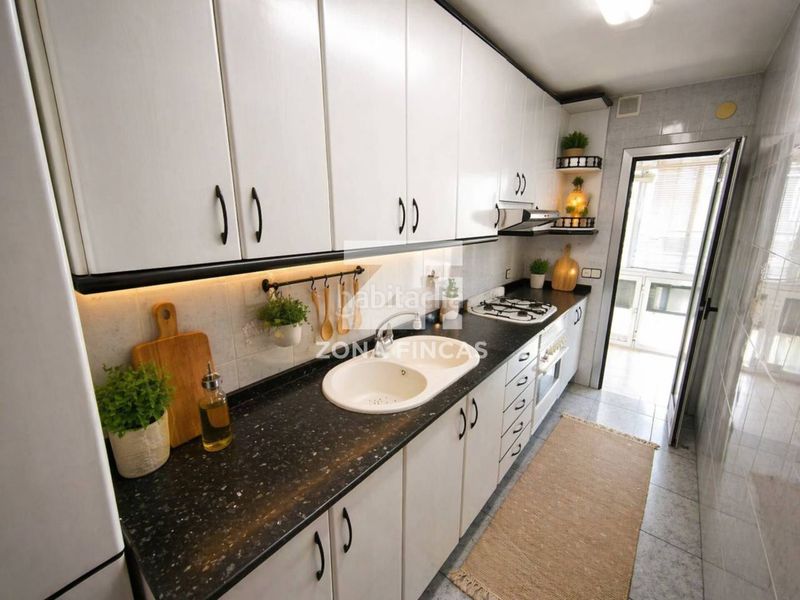 Foto 1bbc2da1-fe57-4e0b-94a8-b10b73e46443. Apartament a Les Oliveres Santa Coloma de Gramenet