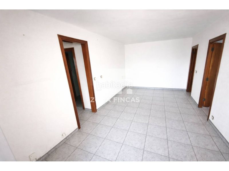 Foto 3319fbad-61cd-4d0d-931d-02f72a55d175. Apartament a Les Oliveres Santa Coloma de Gramenet