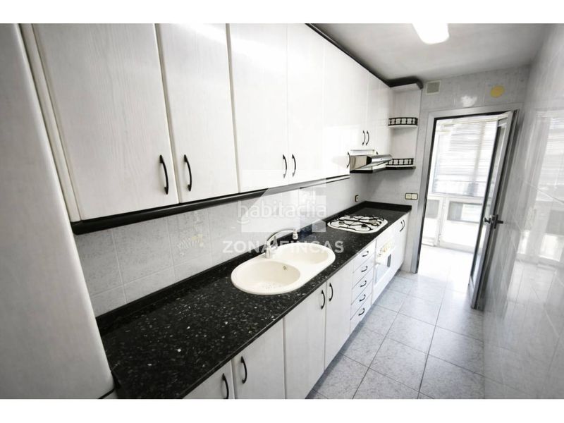 Foto 50eb7022-4d27-4f3f-9ab1-3435f826cb32. Apartament a Les Oliveres Santa Coloma de Gramenet