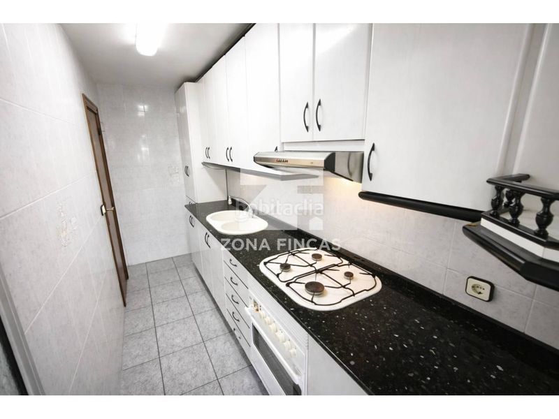 Foto 93ae11df-5d50-4096-b992-e73db9a9d7cd. Apartament a Les Oliveres Santa Coloma de Gramenet