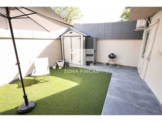 Flat  Calle santiago rusiñol. Planta baja totalmente reformada con terraza