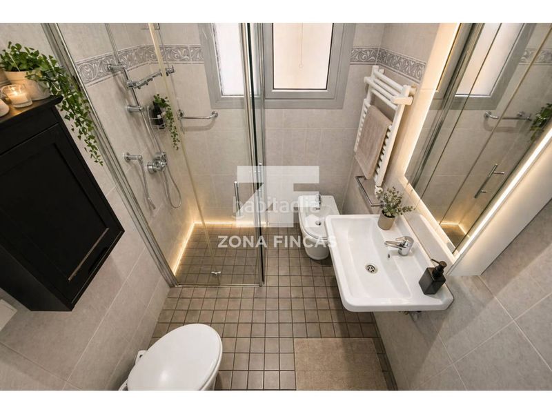 Foto 1811f570-07e6-4984-940a-b8579317e98c. Casa con riscaldamento in Riu Nord Santa Coloma de Gramenet