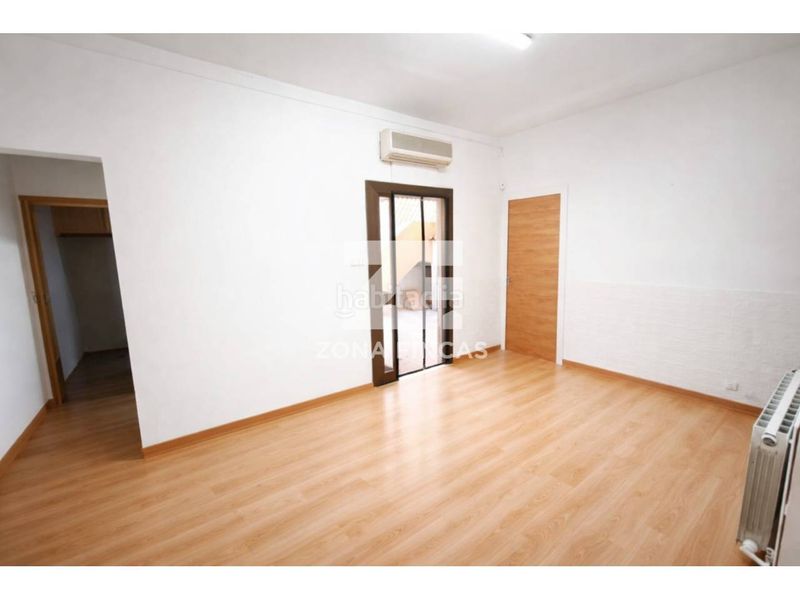 Foto 1a514924-96b7-418b-a9a6-b7f0ebce5ec2. Casa con riscaldamento in Riu Nord Santa Coloma de Gramenet