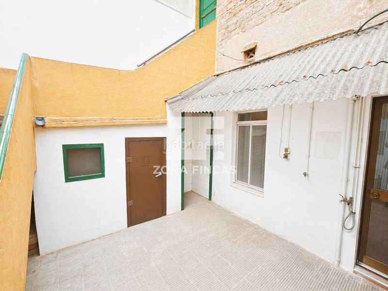 Foto 2cc36cf9-2433-4456-822e-9dbda704624c. Casa con riscaldamento in Riu Nord Santa Coloma de Gramenet