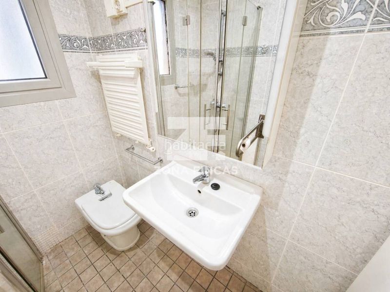 Foto 3ea55d97-910e-42b8-988c-f85965be76c8. Casa con riscaldamento in Riu Nord Santa Coloma de Gramenet