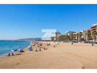 Piso en Calle miquel biada 7. Encantador apartamento a un paso del mar en pineda de mar