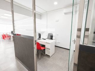 Oficina a Calle Mare de Déu de Montserrat 24