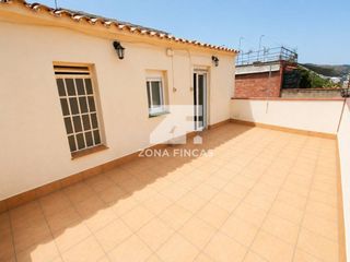 Dachwohnung in Calle sant josep 40. Ático con espectacular terraza en el corazón de santa coloma de