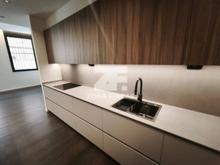 Etagenwohnung in Calle doctor robert 167. Hay viviendas que simplemente se visitan... y otras de las que u