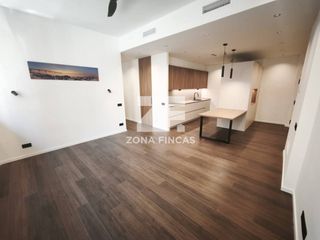 Flat in Calle doctor robert 167. Hay viviendas que simplemente se visitan... y otras de las que u