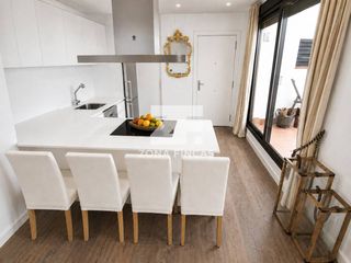 Pis a Calle estrella 10. Espectacular ático en venta con gran terraza y ascensor