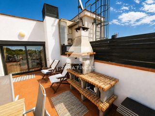 Penthouse in Calle estrella 10. Espectacular ático en venta con gran terraza y ascensor