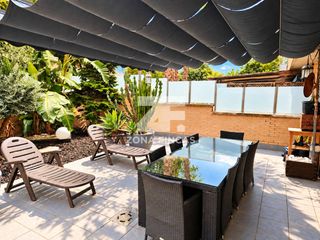 Appartement à Ronda 8 de març 59. Exclusiva planta baja con espectacular terraza , piscina y parki