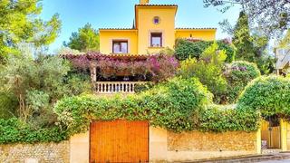 Maison à Esporles. Casa de campo con piscina