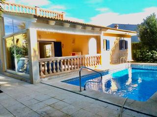 Xalet a Badia Blava-Badia Gran-Tolleric. En exclusiva  chalet independiente con piscina