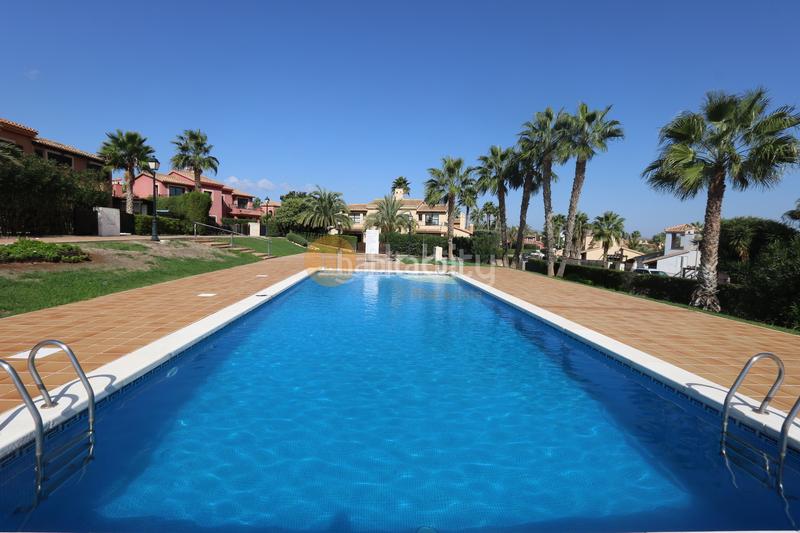 Foto 680358ba-4837-46da-b4a6-053ec73f05be. Maison jumelée dans avenida bélgica 26 dans Hacienda del Álamo Golf Fuente Álamo de Murcia