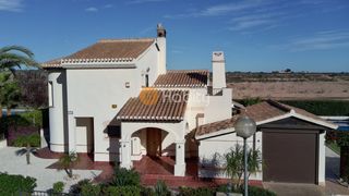 Xalet  Calle brasil 10. Villa mediterránea sin amueblar en hacienda del álamo – 3 habita