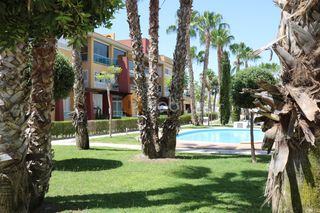 Ground floor in Calle groenlandia 9. Exclusivo apartamento reformado en planta baja con amplias terra