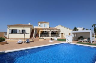 Xalet a Calle eslovenia 50. Exclusiva villa carmen de lujo con piscina privada en hacienda d