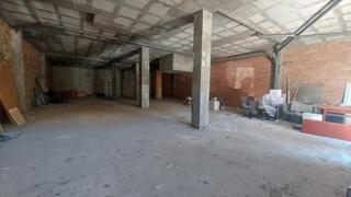 Local commercial à El Tomillar. Se vende local de 300 m2 en bruto en torre del mar.
