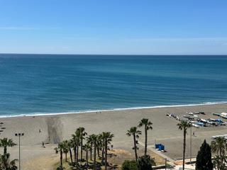 Miete Etagenwohnung in Paseo Marítimo de Levante. Alquiler para larga temporada en primera linea de playa con espe