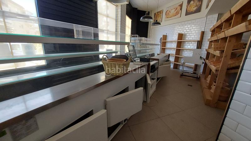 Foto 56a577d5-8337-46d3-bddb-7db4bf792274. Lloguer local comercial a Capuchinos - Los Olivos Vélez - Málaga