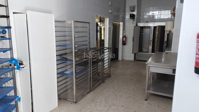 Foto 6982fb25-d092-4f07-8d98-218c22b7bc54. Lloguer local comercial a Capuchinos - Los Olivos Vélez - Málaga