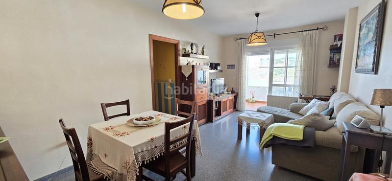 Foto 4b4a00cc-0c94-4600-a793-8e56a1f798c0. Piso se vende gran piso de 3 dormitorios y 2 baños con garaje incluido (rabitilla). en Torrox