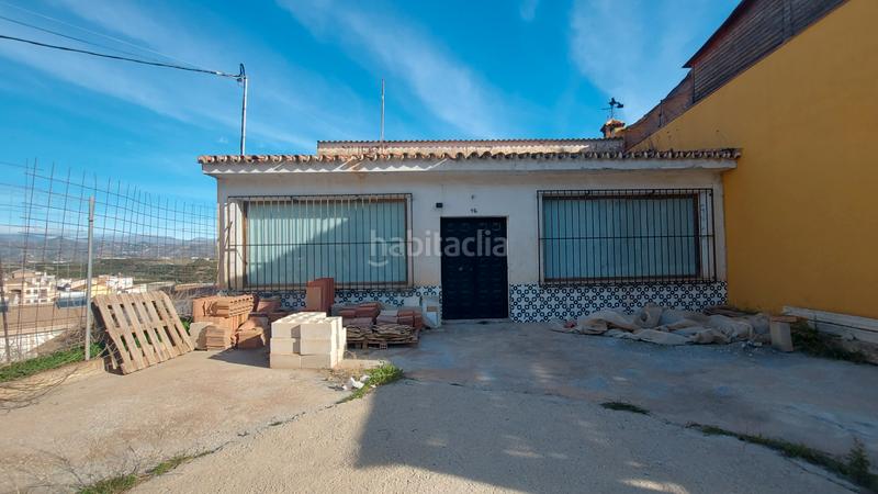 Foto 25ca2dd7-5c6c-42f0-92a6-fb16df3f9950. Edifici a Benamocarra