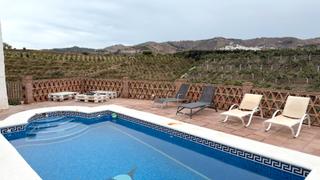 Affitto Casale in Benamocarra. Casa de campo con piscina privada y amplio porche a 5 minutos de