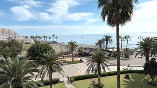 Apartament a Algarrobo Costa. Se vende apartamento en primera linea de playa en algarrobo cost