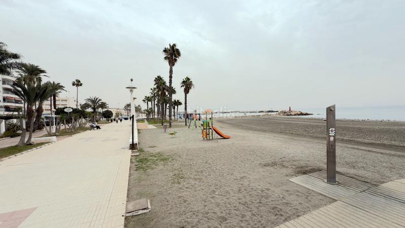 Foto c9adb92f-ab76-4741-8711-35d852eb56b4. Maison jumelée avec piscine dans Caleta de Velez
