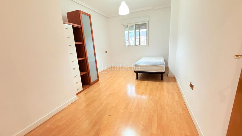 Foto 80696088-c52e-422e-924d-260b25e40e3c. Alquiler piso se alquila bonito piso para larga temporada en vélez-málaga. en Vélez - Málaga